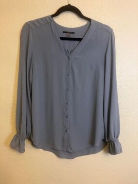 Tahari Blouse Medium Blue Grey Long-Sleeve V-Neckline Button-Front Closure